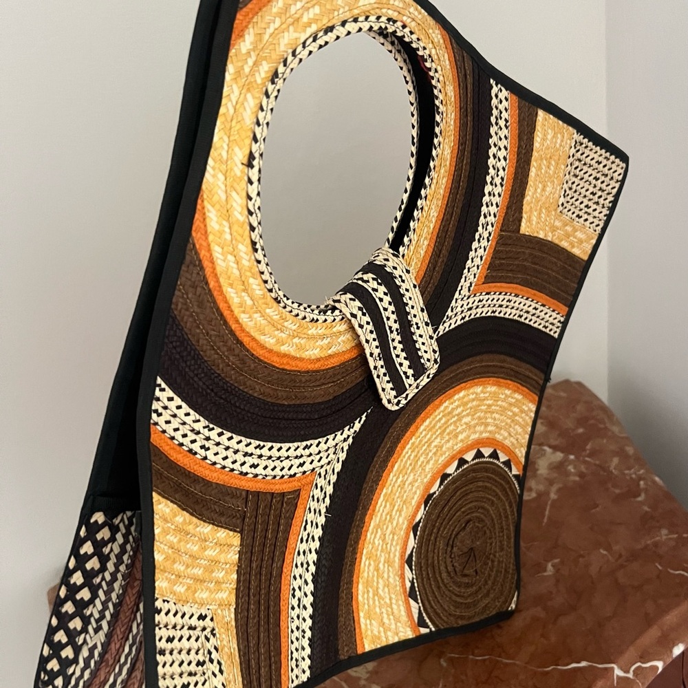 Artistic Circular Handle Tote - Picture 4 of 11